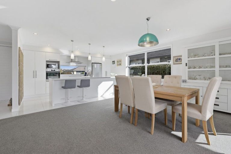 Photo of property in 9 Rotomanu Place, Pyes Pa, Tauranga, 3112