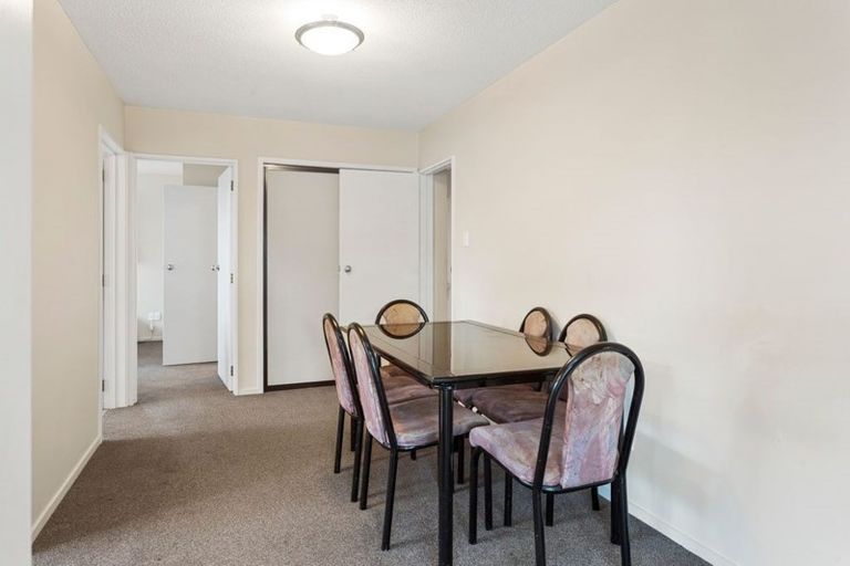 Photo of property in 2/22 Moffett Street, Islington, Christchurch, 8042