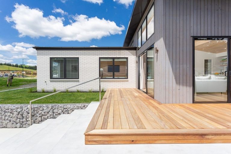 Photo of property in 129 Adler Drive, Ohauiti, Tauranga, 3112