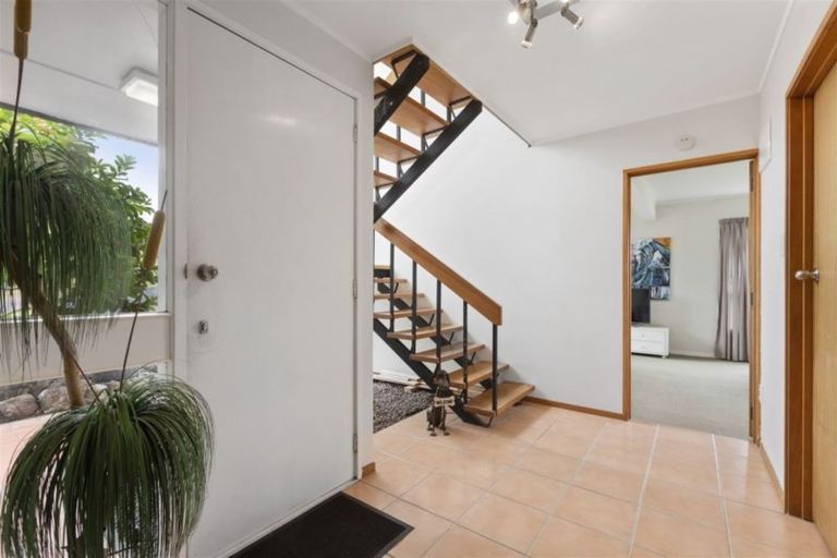 Photo of property in 1/51 East Coast Road, Milford, Auckland, 0620