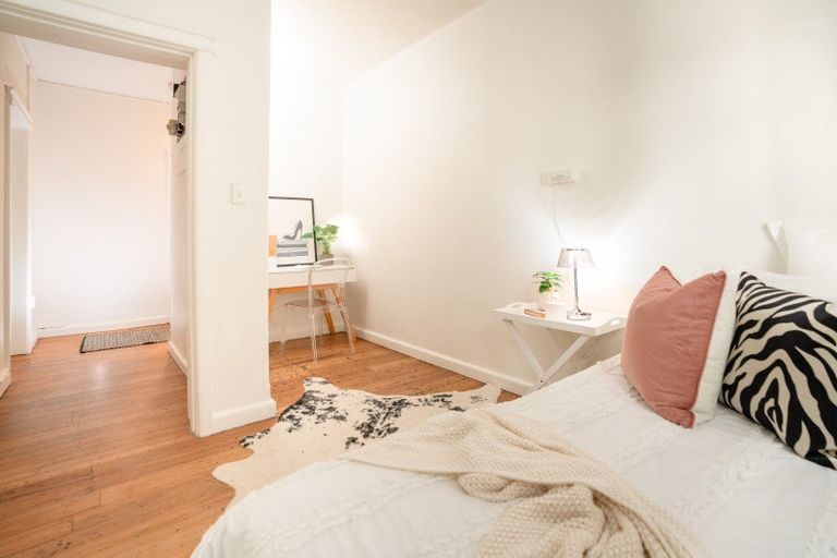 Photo of property in Westhaven Apartments, 2/127 Molesworth Street, Thorndon, Wellington, 6011