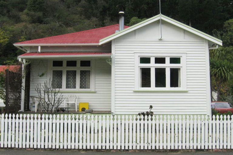 Photo of property in 7a Main Street, Hospital Hill, Napier, 4110