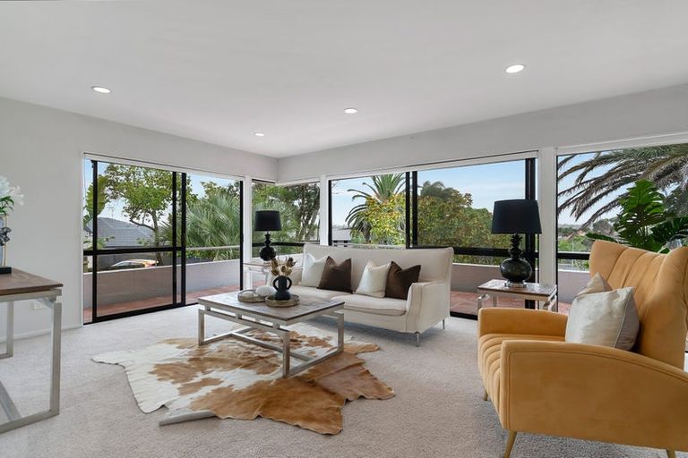 Photo of property in 15 Perendale Close, Somerville, Auckland, 2014