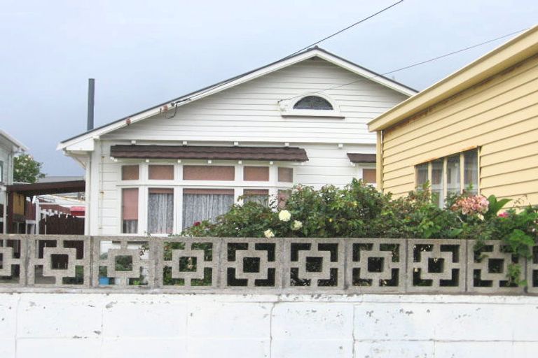 Photo of property in 171 Onepu Road, Lyall Bay, Wellington, 6022