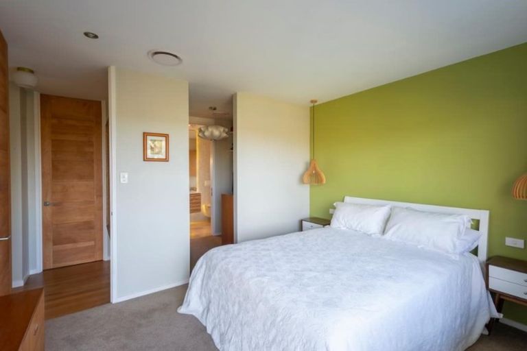 Photo of property in 26 Aotearoa Terrace, Murrays Bay, Auckland, 0630