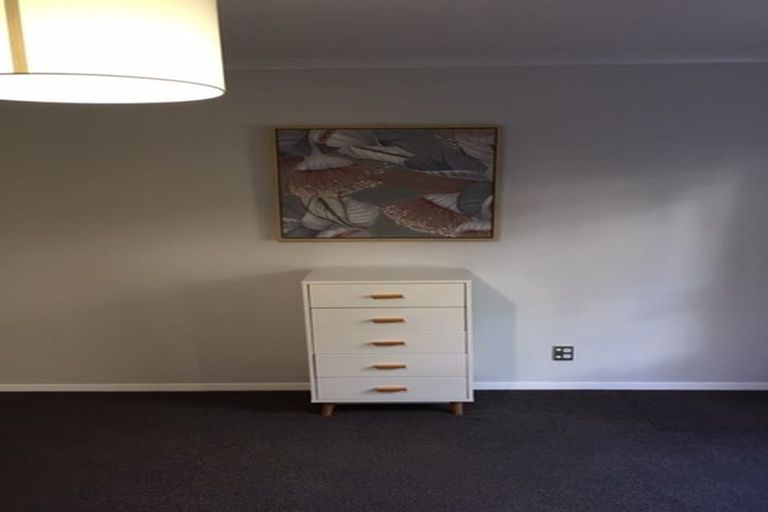 Photo of property in 2 Mcmahon Way, Paparangi, Wellington, 6037