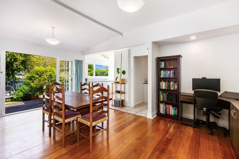 Photo of property in 98 Campbell Street, Karori, Wellington, 6012