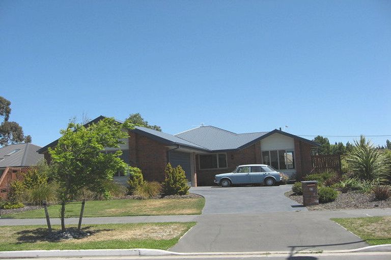 Photo of property in 27 Mataroa Place, Parklands, Christchurch, 8083