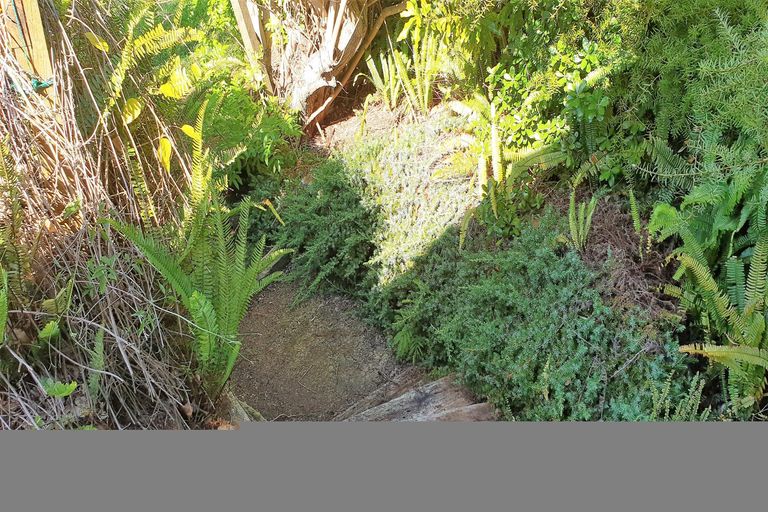 Photo of property in 26 Bay View Road, Cable Bay, 0420