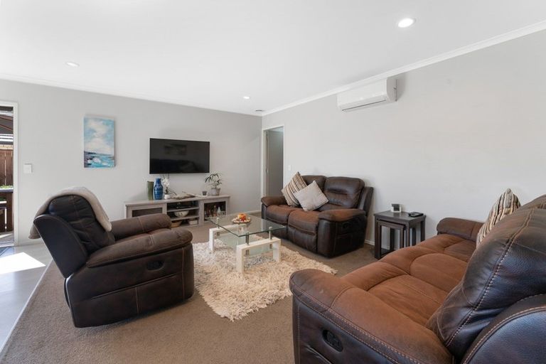 Photo of property in 71 Waterstone Avenue, Paraparaumu, 5032