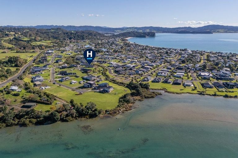 Photo of property in 7 Joyce Harsant Place, Cooks Beach, 3591