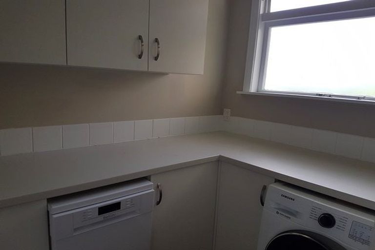 Photo of property in 10 Mcdonald Place, Awapuni, Palmerston North, 4412
