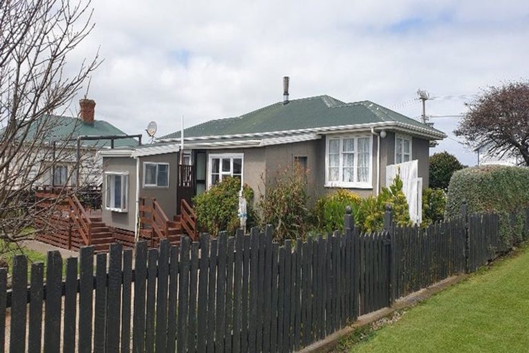Photo of property in 30 Leicester Street, Patea, 4520