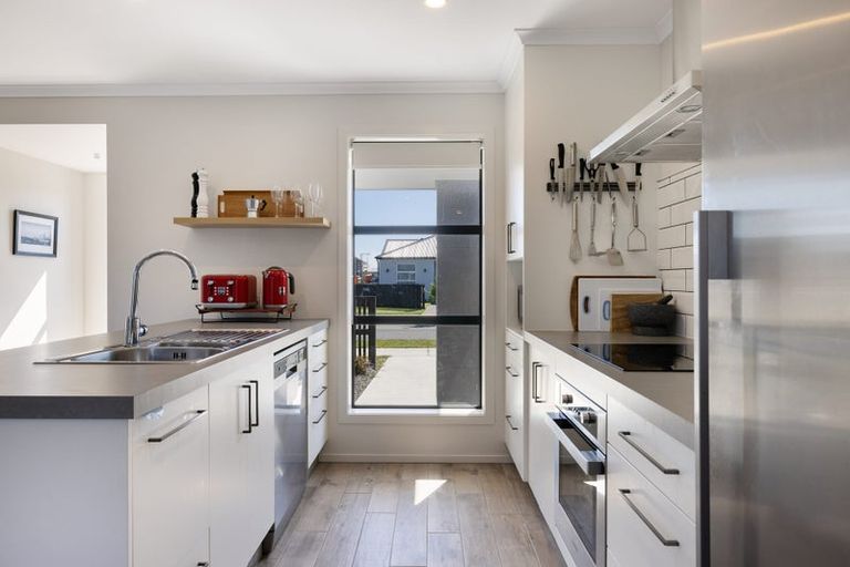 Photo of property in 46 Empire Crescent, Papamoa, 3118