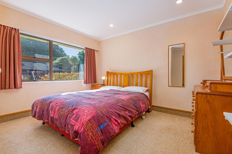 Photo of property in 43 Long Melford Road, Awapuni, Palmerston North, 4412