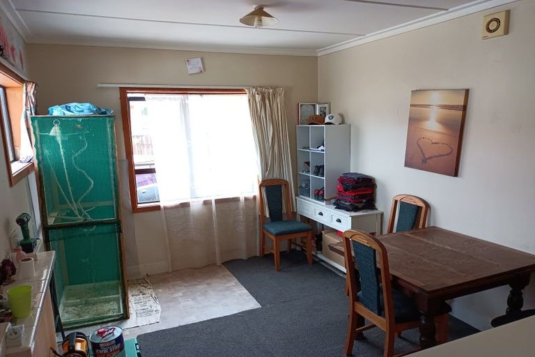 Photo of property in 74 Russell Street, Westport, 7825