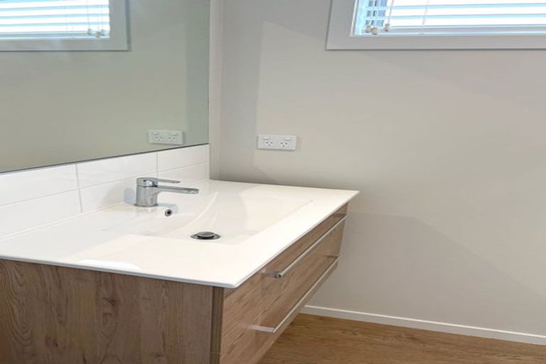 Photo of property in 11/5 Taine Street, Taita, Lower Hutt, 5011