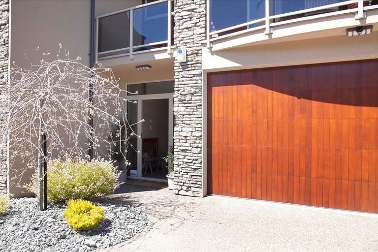 Photo of property in 2/17 Tremaine Avenue, Two Mile Bay, Taupo, 3330