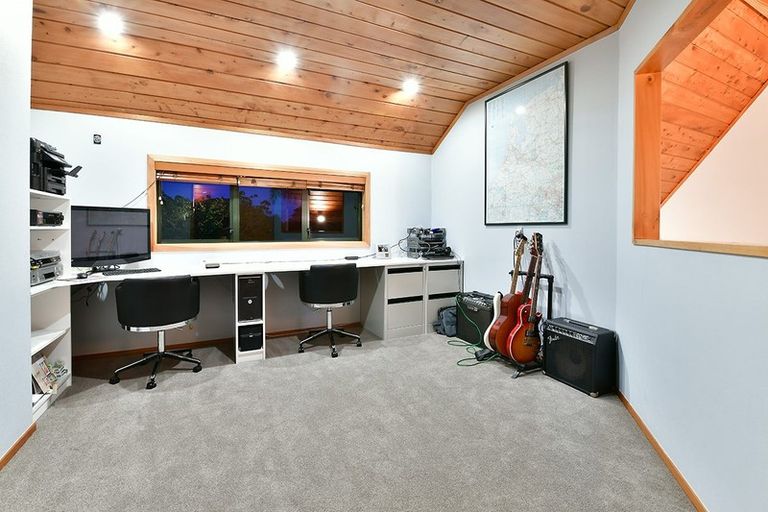 Photo of property in 155 Taupaki Road, Taupaki, Henderson, 0782