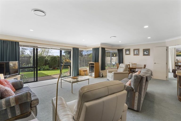 Photo of property in 12 Moy Place, East Tamaki Heights, Auckland, 2016