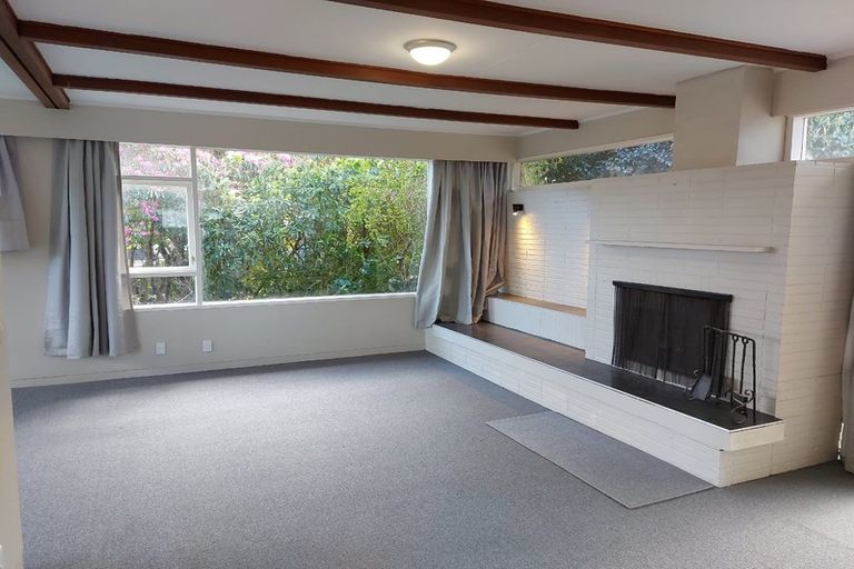 Photo of property in 2 Mamaku Grove, Khandallah, Wellington, 6035