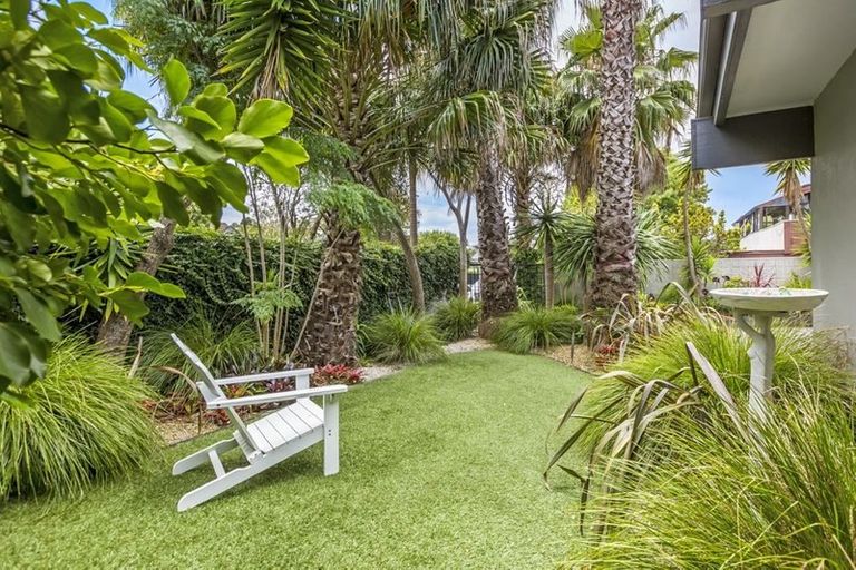 Photo of property in 30 Maxwelton Drive, Mairangi Bay, Auckland, 0630