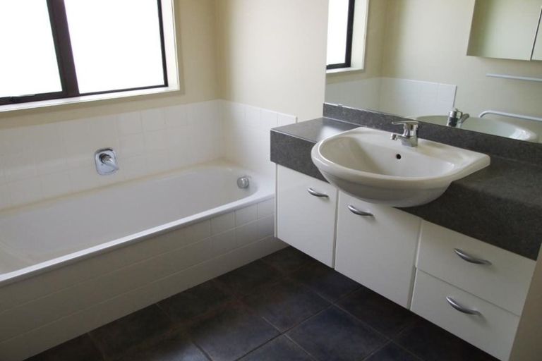 Photo of property in 14 Max Short Drive, Pukekohe, 2120