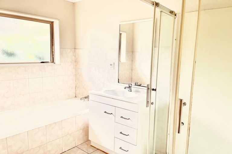 Photo of property in 15 Saybrook Place, Mangere, Auckland, 2022