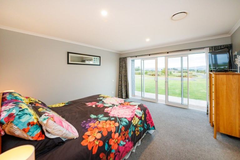 Photo of property in 21 Loveston Lane, Kelvin Grove, Palmerston North, 4470