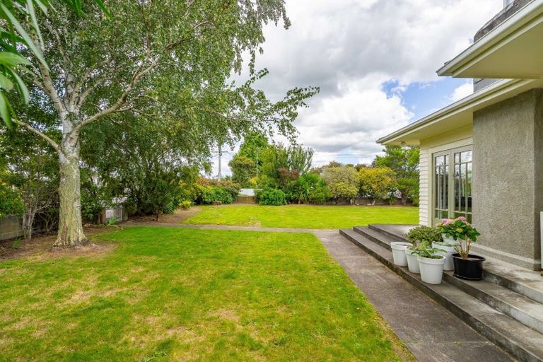 Photo of property in 13 Cambridge Road, Martinborough, 5711