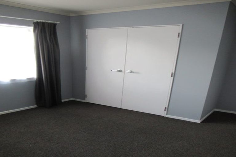 Photo of property in 32a Aniseed Grove, Timberlea, Upper Hutt, 5018