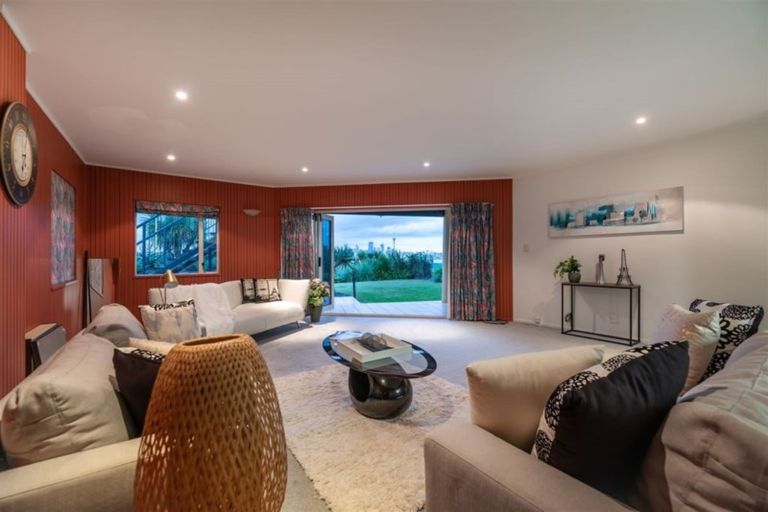 Photo of property in 13 Norwood Road, Bayswater, Auckland, 0622