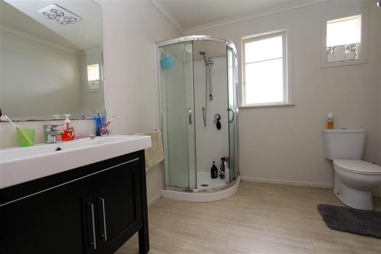 Photo of property in 1 Inverness Avenue, Hamilton East, Hamilton, 3216