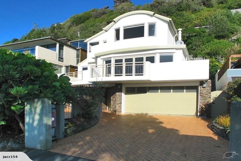 Photo of property in 3 Ocean Parade, Pukerua Bay, 5026