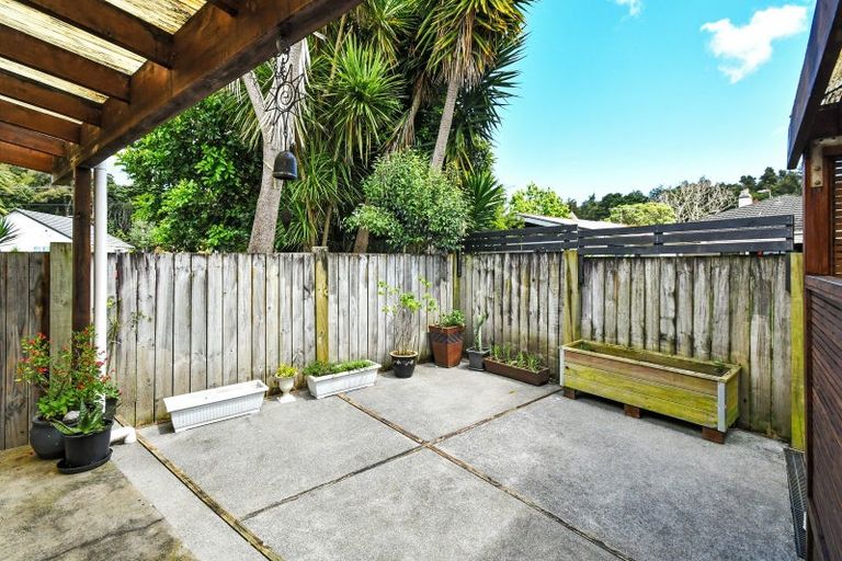 Photo of property in 2 Hillcrest Grove, Hillpark, Auckland, 2102