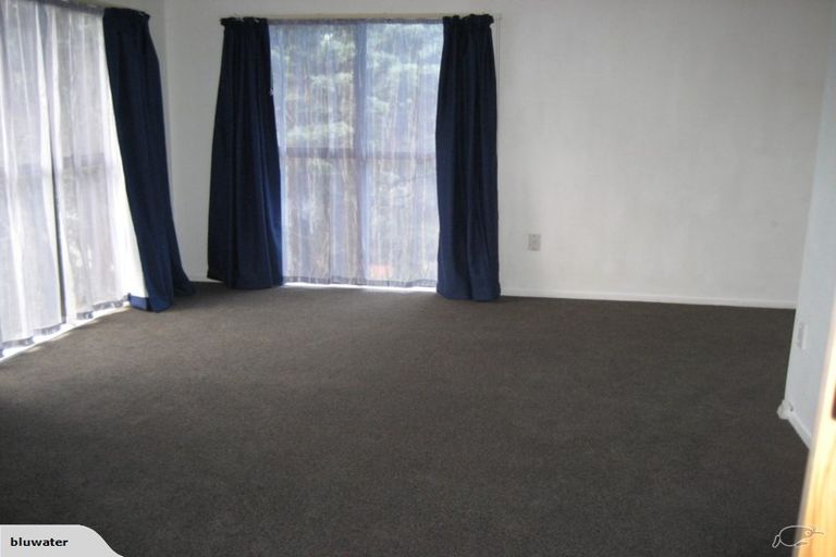 Photo of property in 4 Sasanqua Way, Crofton Downs, Wellington, 6035