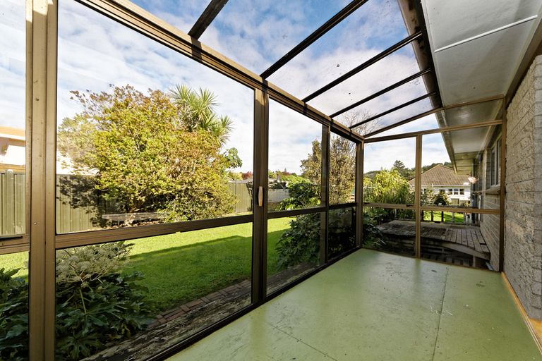 Photo of property in 136 Godley Road, Green Bay, Auckland, 0604