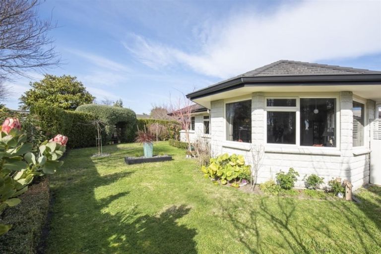 Photo of property in 2 Redhaven Place, Bethlehem, Tauranga, 3110