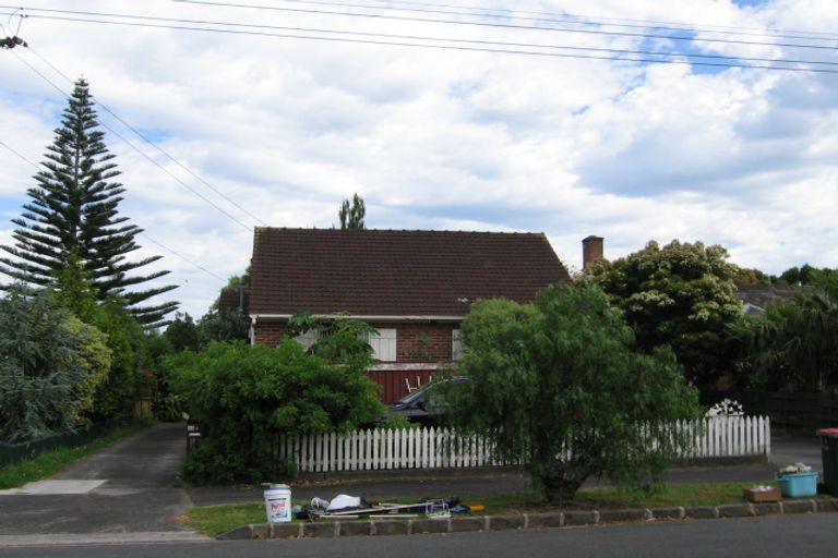 Photo of property in 23a Alberta Street, Point Chevalier, Auckland, 1022