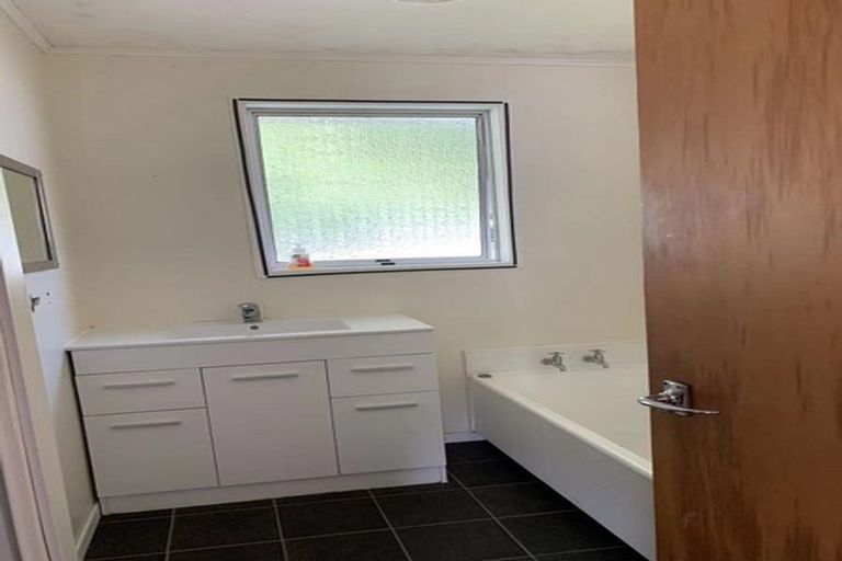 Photo of property in 80 Salamanca Road, Sunnynook, Auckland, 0620