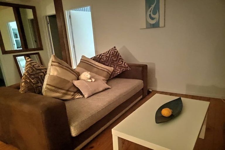 Photo of property in 114 Pacific Parade, Army Bay, Whangaparaoa, 0930