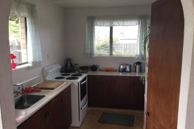 Photo of property in 2/1 Iona Place, Sockburn, Christchurch, 8042