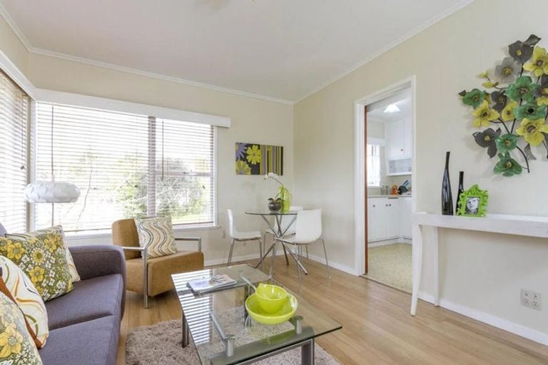 Photo of property in 1/31 Hutchinson Avenue, New Lynn, Auckland, 0600