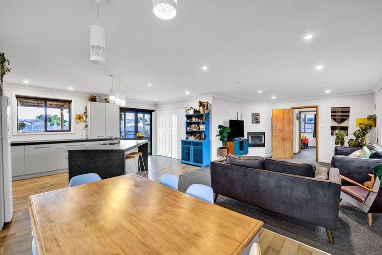 Photo of property in 16 Caplen Street, Hawera, 4610