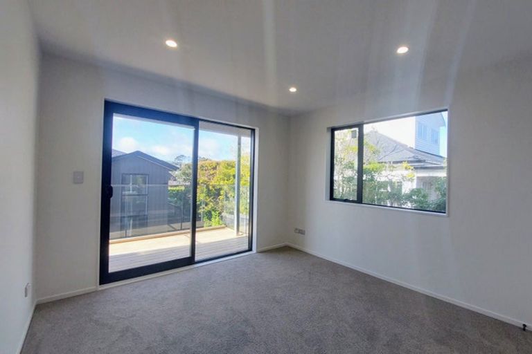 Photo of property in 345 East Coast Road, Mairangi Bay, Auckland, 0630