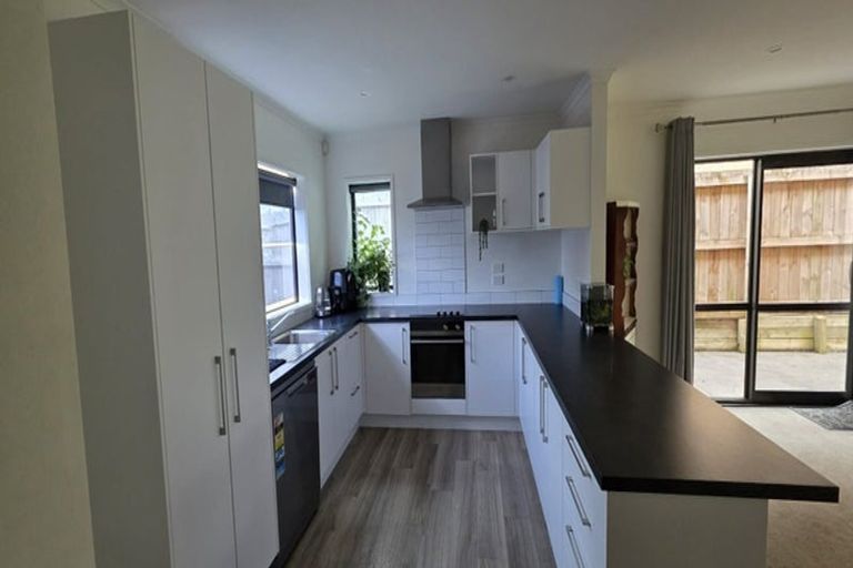 Photo of property in 93 Banks Street, Marfell, New Plymouth, 4310