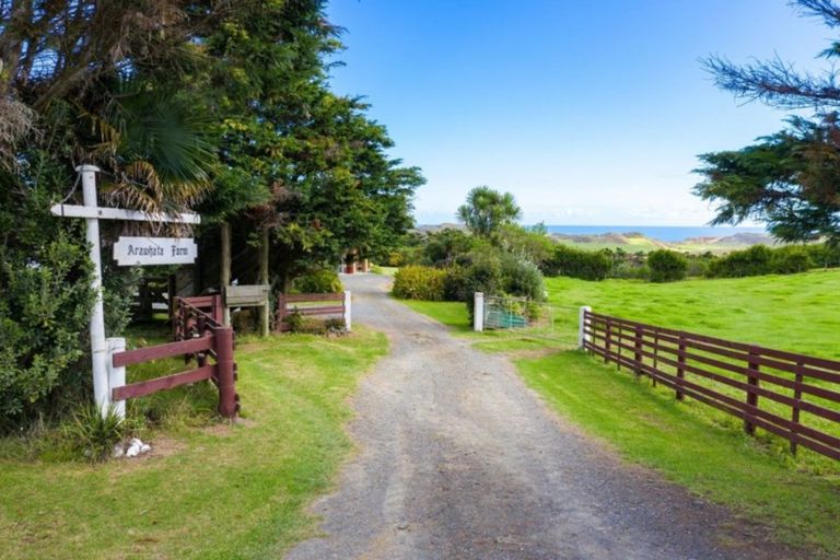 Photo of property in 286 Rehutai Road, Baylys Beach, Dargaville, 0377
