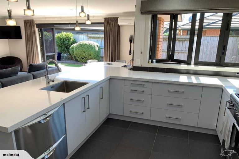 Photo of property in 4 Manhattan Court, Kelvin Grove, Palmerston North, 4414