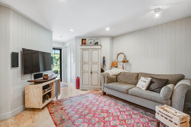 Photo of property in 19 Little Compton Mews, Snells Beach, 0920