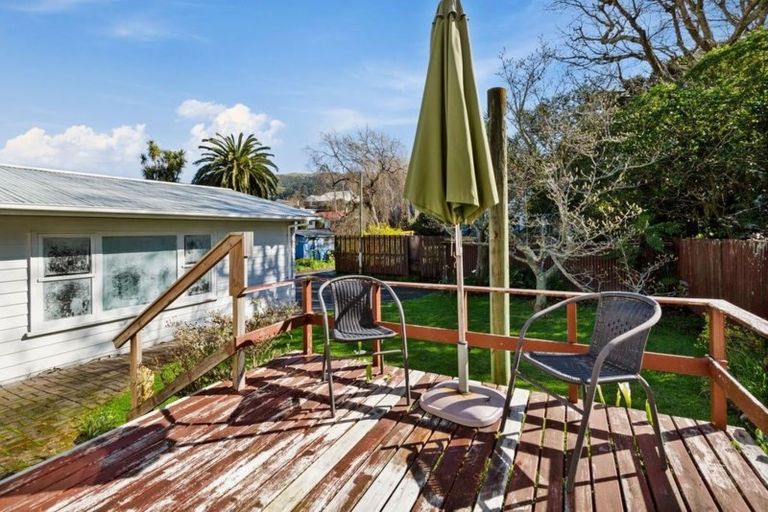 Photo of property in 6b Coates Street, Tawa, Wellington, 5028